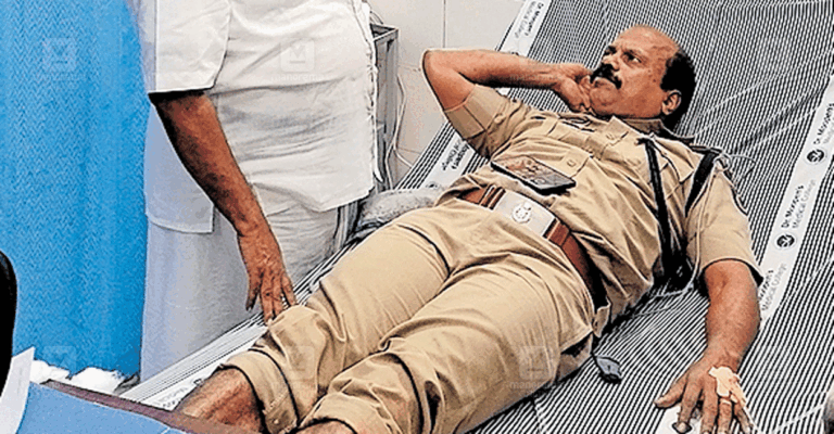 wayanad-landslide-police.gif