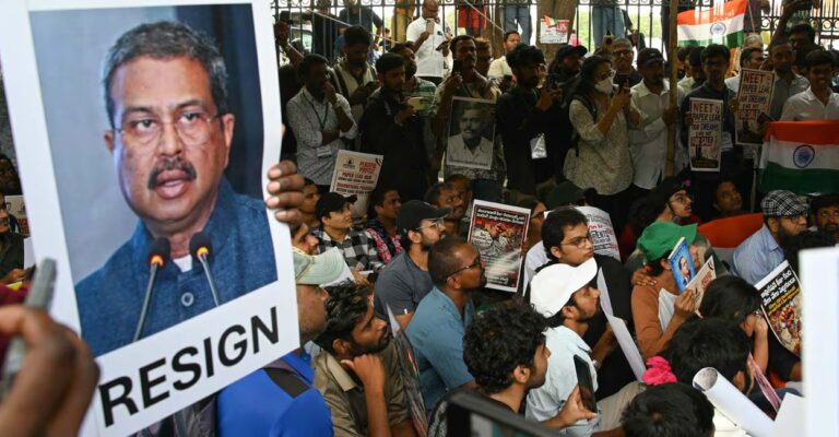 web-main-dharmendra.jpg