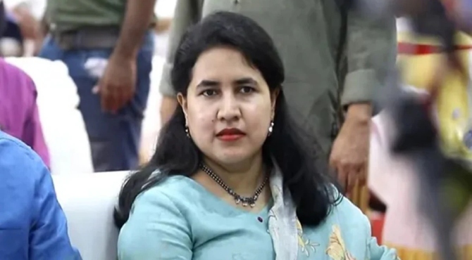 1787155337_veena-vijayan.jpg