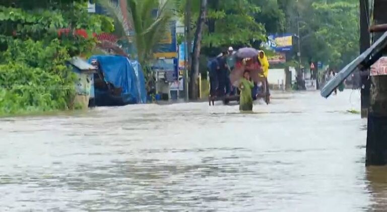 Kerala-rains-waterlogging.jpg