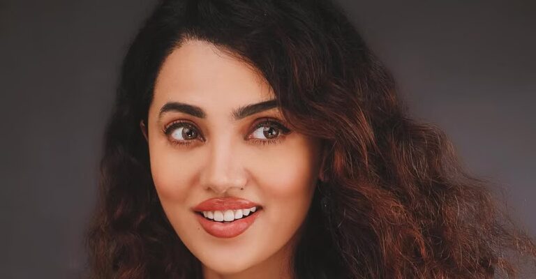 ananya-raj-2.jpg