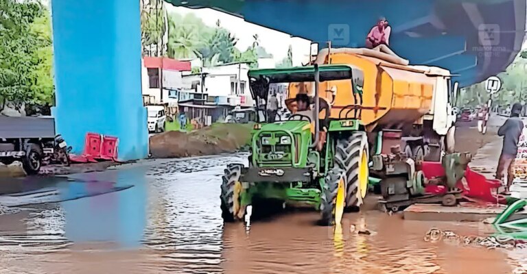 aroor-thuravoor-highway-waterlogging-1.jpg
