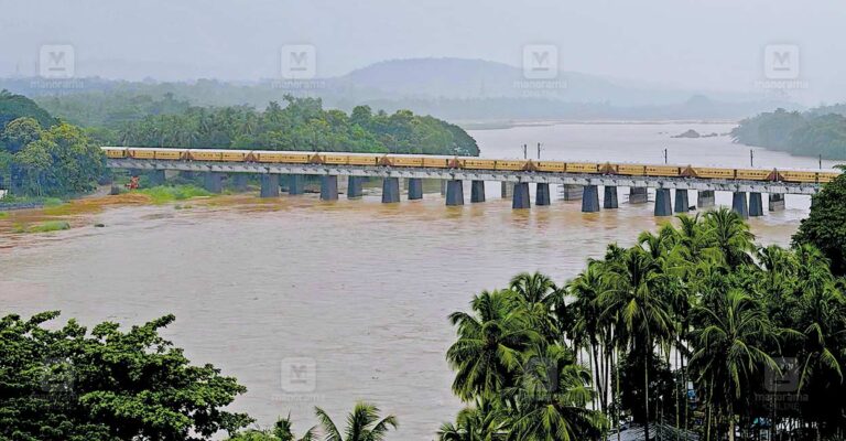 bharathappuzha.jpg