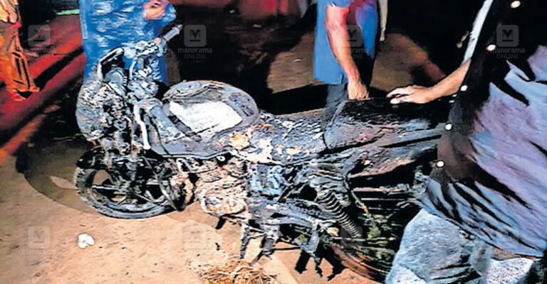 bike-fire-alappuzha-1.jpg