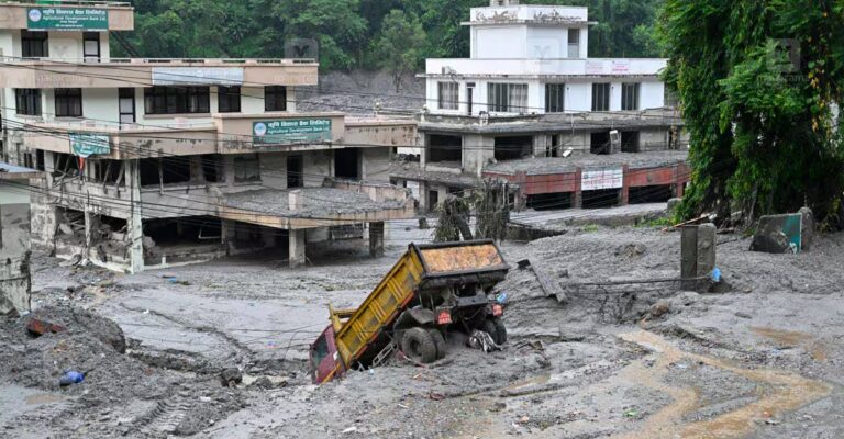 buildings-destroyed-floodwaters-dhunge-nepal.jpg