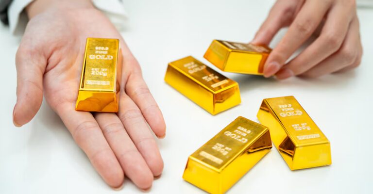 gold-in-hand-main.jpg