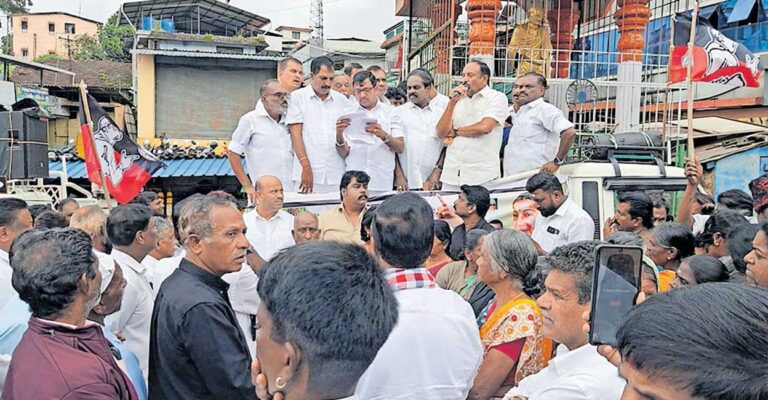 gudalur-bandh-tiger-protest.jpg