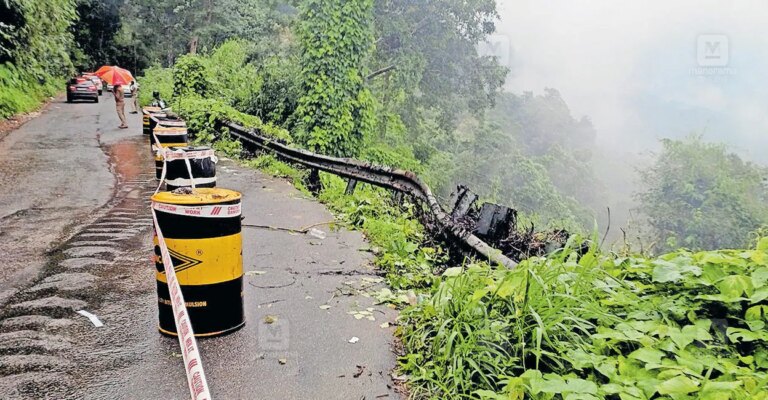 idukki-rain-road-1.jpg