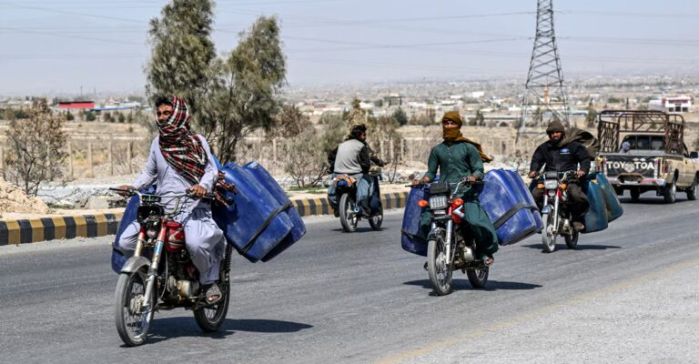 iran-petrol-smuggling-pakistan-main.jpg