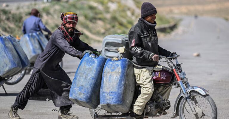 petrol-smuggling-iran-pakistan-main.jpg