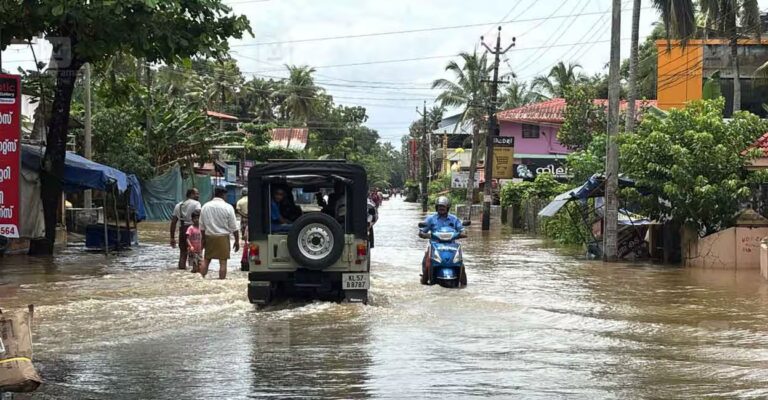 rain-thiruvalla-ambalappuzha-road.jpg