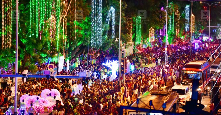 thiruvananthapuram-onam-procession-1.jpg