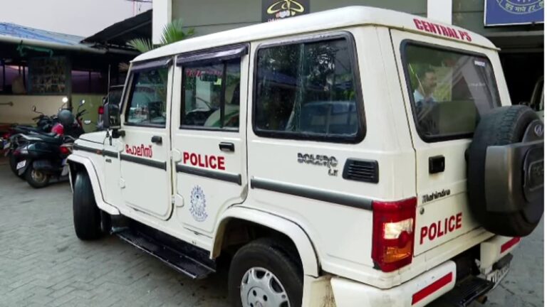 w-1280h-720format-jpgimgid-01jp1qndatcjj0880x0s6czfdgimgname-police-jeep-glass-broke.jpg