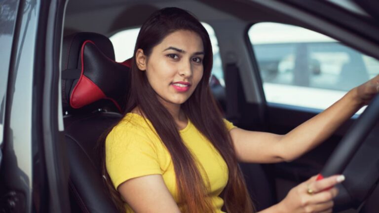 w-1280h-720format-jpgimgid-01jr0a3rvw5wxvtczjcagsd1jbimgname-lady-driver.jpg