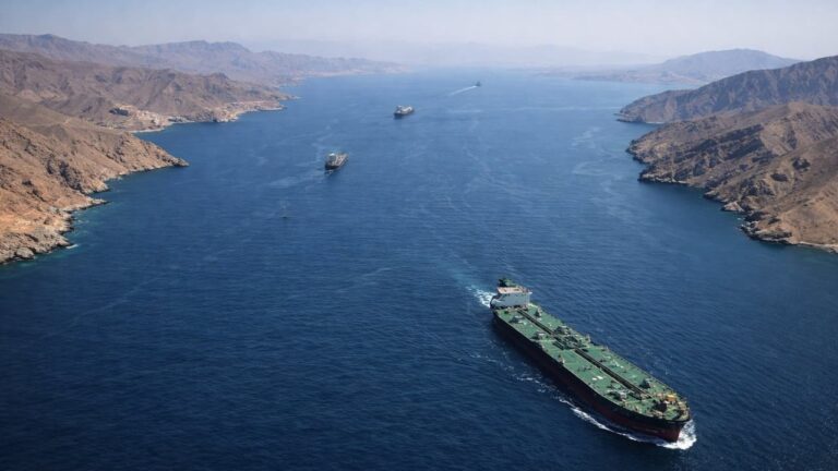 w-1280h-720format-jpgimgid-01kwr18gd12w3t2f90dh8bzpyhimgname-strait-of-hormuz-tankers-u-turn-ira.jpeg