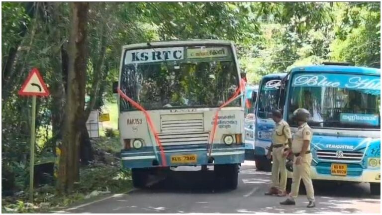 w-1280h-720format-jpgimgid-01m0859a9z2vvx9kqwz8ddmpkximgname-blue-hill-bus-protest-1786980378943.jpeg