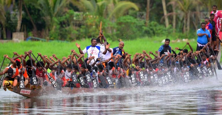 Changanassery-boat-race.jpg