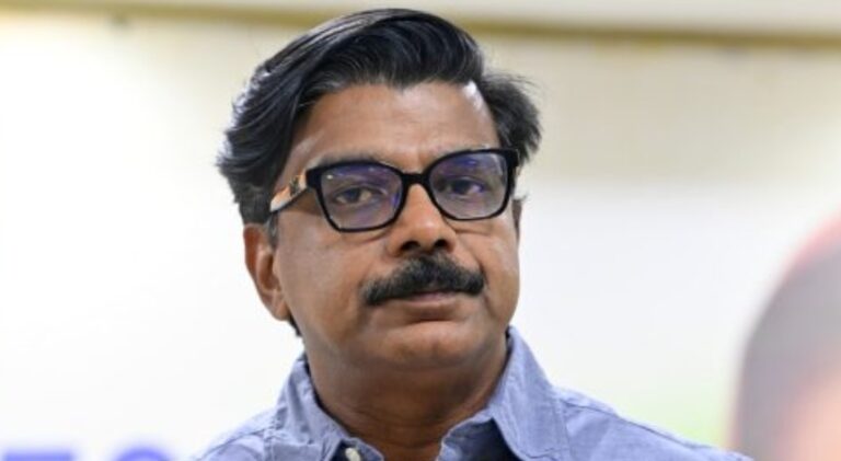 Vigilance-court-dismisses-Mathew-Kuzhalnadan-plea-against-Kerala-CMs-daughters-firm.jpg