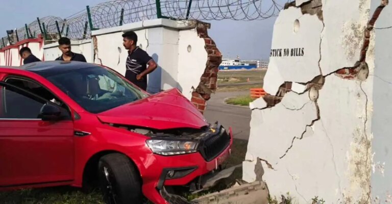 car-accident-thiruvananthapuram-airport.jpg
