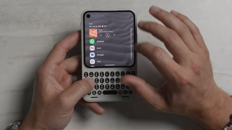 clicks-communicator-screen.png
