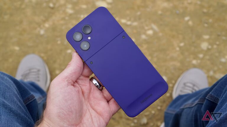 fairphone-gen-6-plus-hand-back.JPG