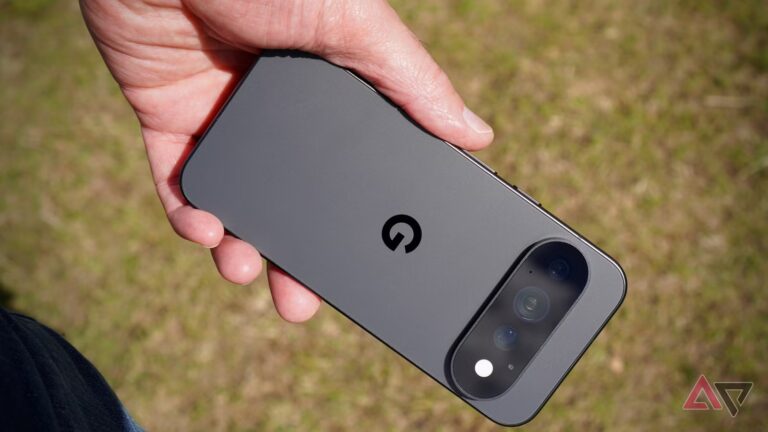 google-pixel-11-pro-hand-down.JPG
