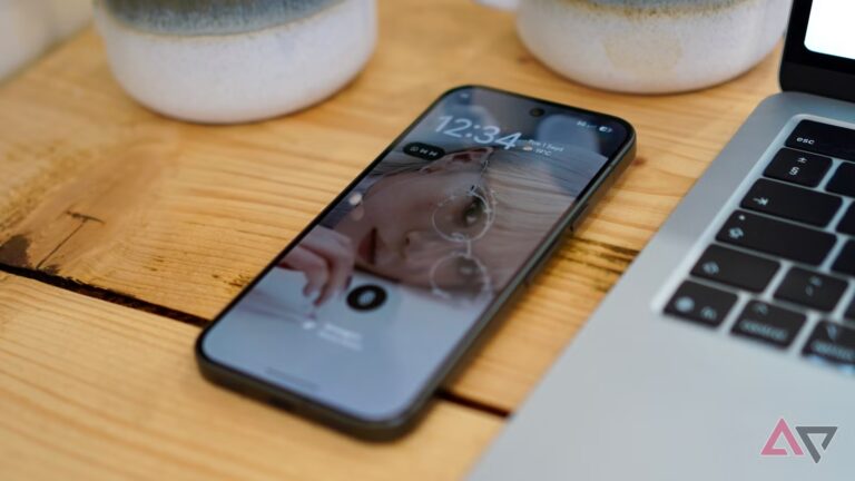 google-pixel-11-pro-screen-table.JPG