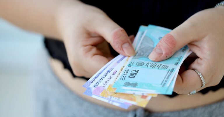 indian-rupee-girl-main.jpg