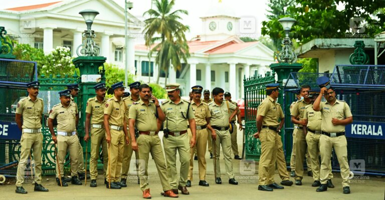 kerala-police-secretariat-1.jpg