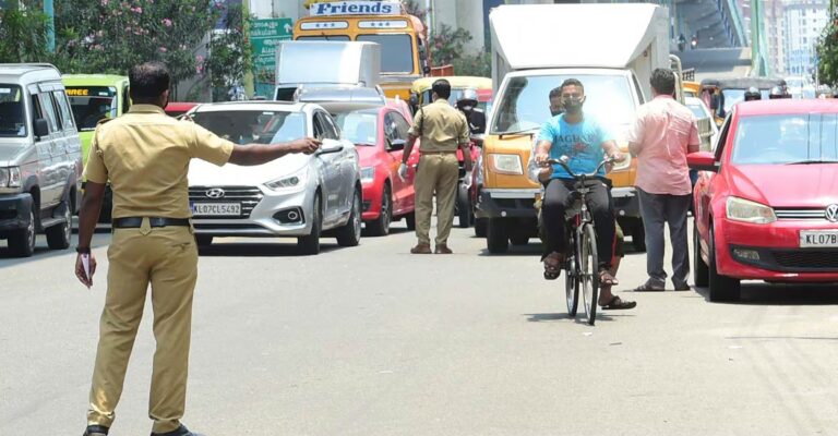 kochi-traffic.jpg