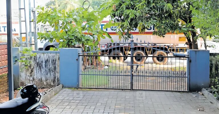 lorry-parking-nuisance-1.jpg