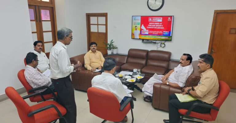 mp-mk-raghavan-railway-meeting.jpg