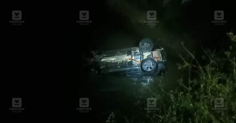 peermade-car-accident-chinnar-river.jpg