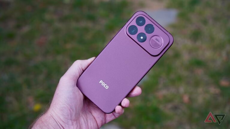 poco-f9-ultra-back-hand.JPG