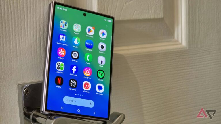 samsung-galaxy-z-fold-8-keyboard-less.jpg
