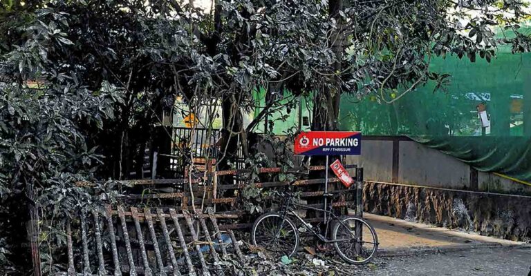thrissur-railway-station-hygiene-issue.jpg