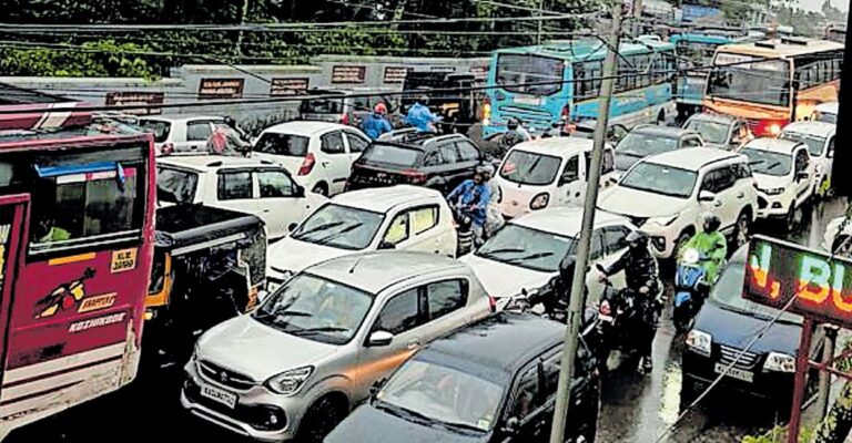 traffic-block-kalpatta02.jpg