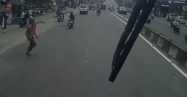 1791468379_bus-accident.jpg