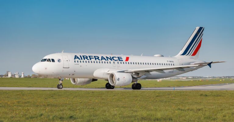 air-france-emergency-landing-hamburg-airport.jpg