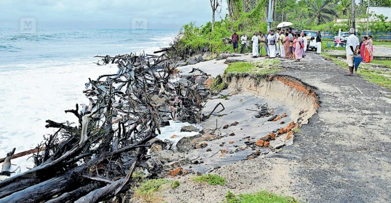 alappuzha-rain-sea-erosion.jpg