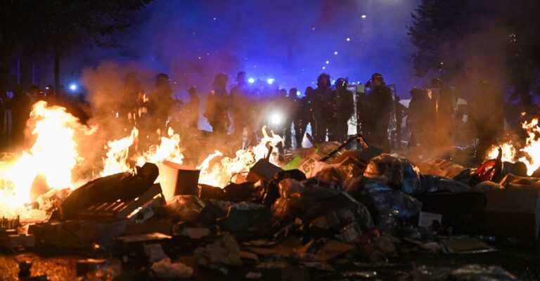 france-protest.jpg