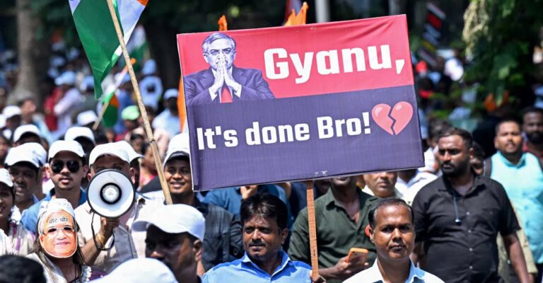 gyanesh-kumar-mumbai-protest.jpg