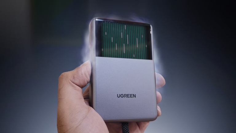 hand-holding-a-ugreen-magflow-pro-liquid-cooled-power-bank.png