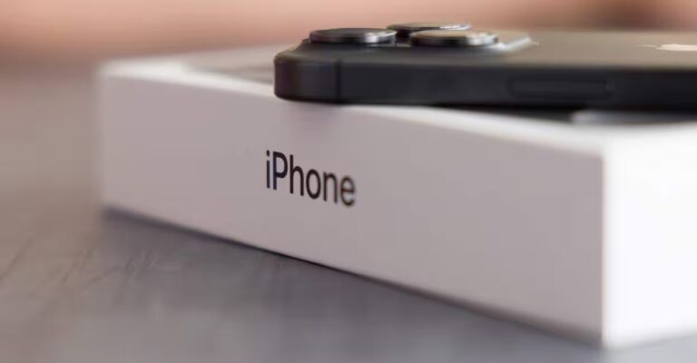 indian-man-working-in-uae-orders-iphone-for-sister-gets-plastic-dummy-instead-iphone.jpg