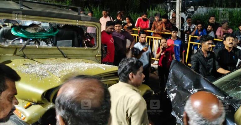 kollam-pathanapuram-accident.jpg