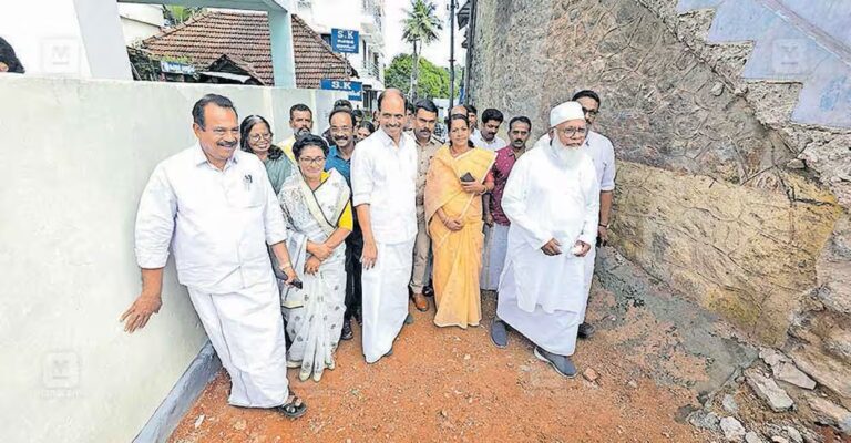 kollam-wall.jpg