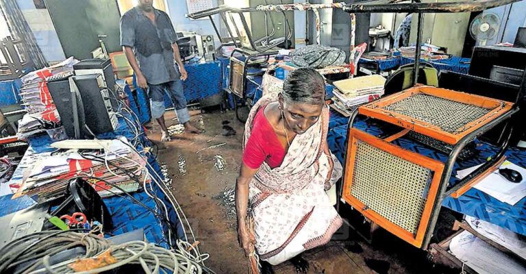 kottayam-water-authority-office-flooded-3.jpg