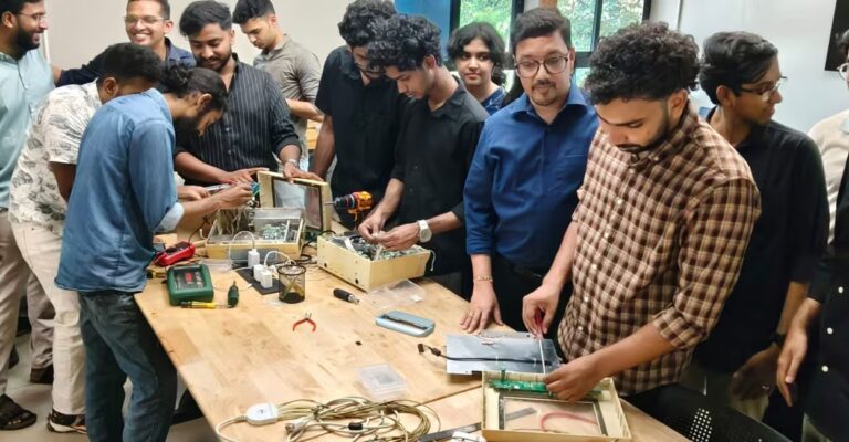kozhikode-medical-college-repair-cafe.jpg