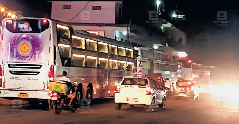 mc-road-luxury-bus-parking-1.jpg