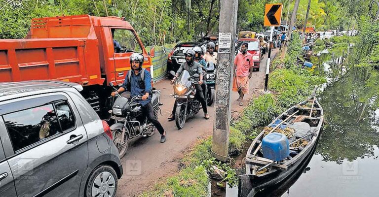 nerekadavu-makekkadavu-bridge-accident-risks.jpg